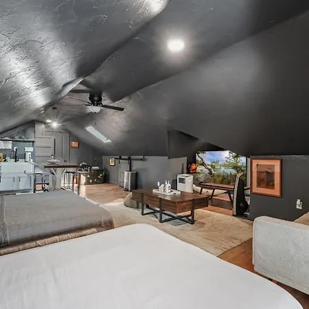 5Br Family Retreat With Private Attic Studio #40